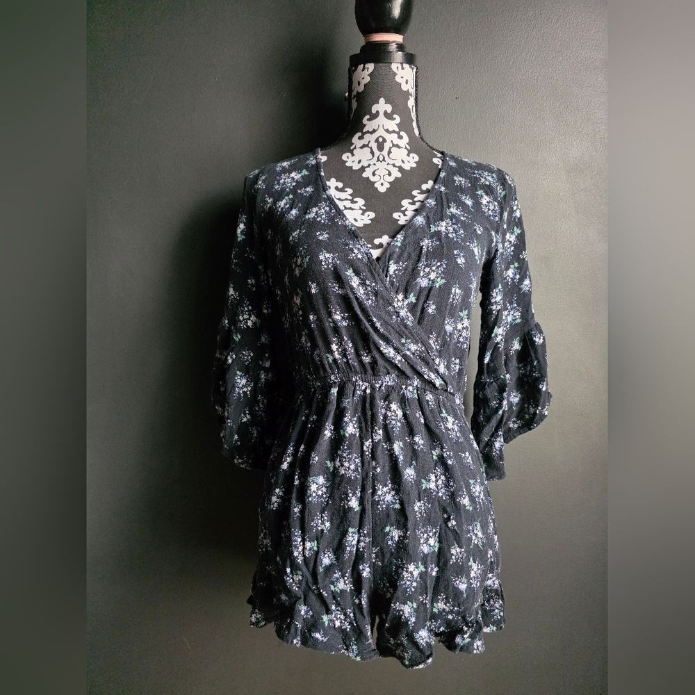 Women’s American Eagle Flowy 3/4 Sleeve Floral Print Romper Shorts Size S